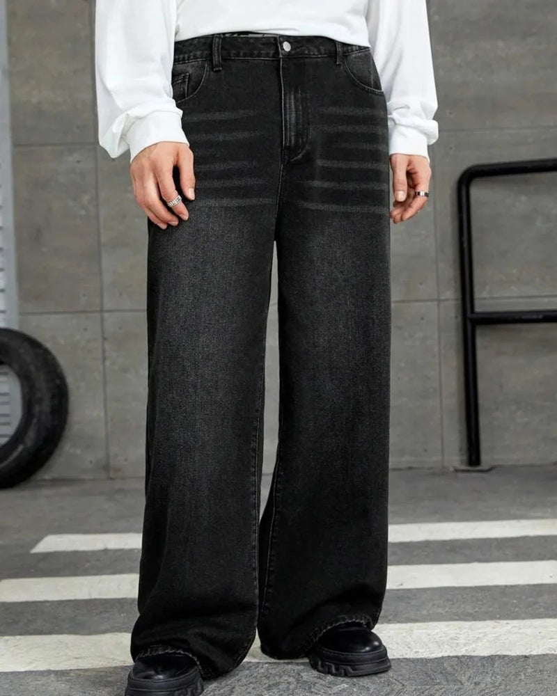Eizaro baggy black jeans front view showing relaxed fit and deep pockets