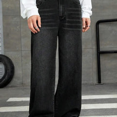 Eizaro baggy black jeans front view showing relaxed fit and deep pockets