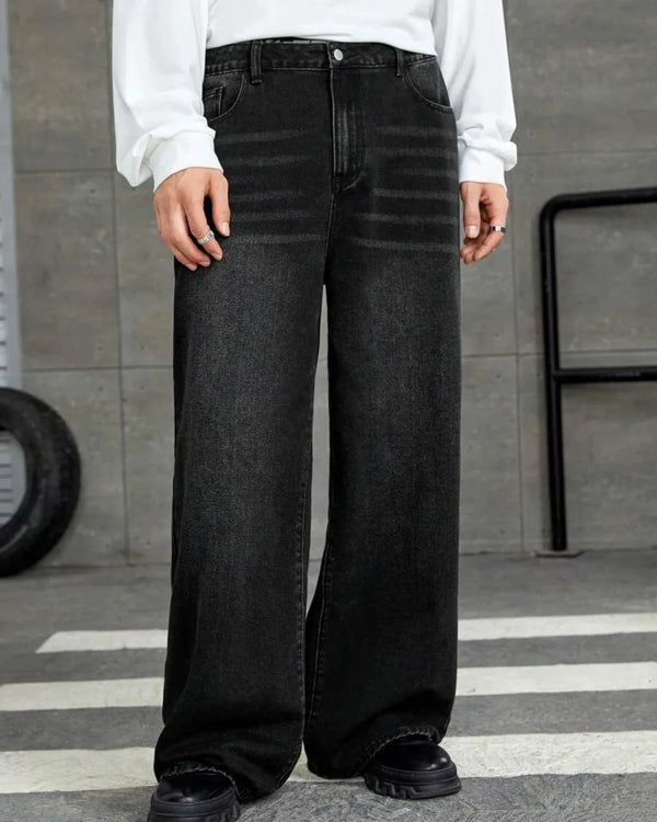 Eizaro baggy black jeans front view showing relaxed fit and deep pockets