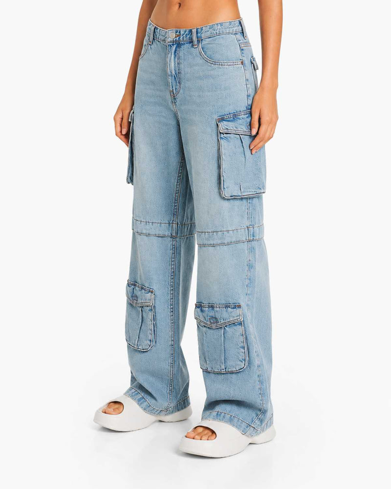 Women's Multiple Pockets Cargo Wide Leg High Waist Light Blue Denim Jeans Front View - Eizaro
